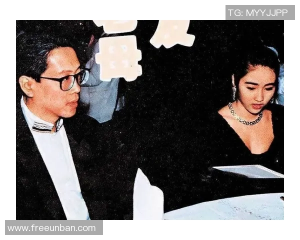 足球明星情感之路揭秘历任女友背后的故事与风采